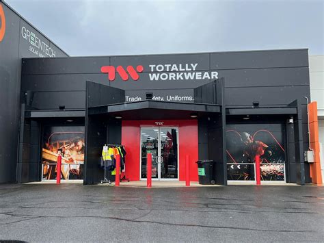 Totally Workwear Lonsdale .